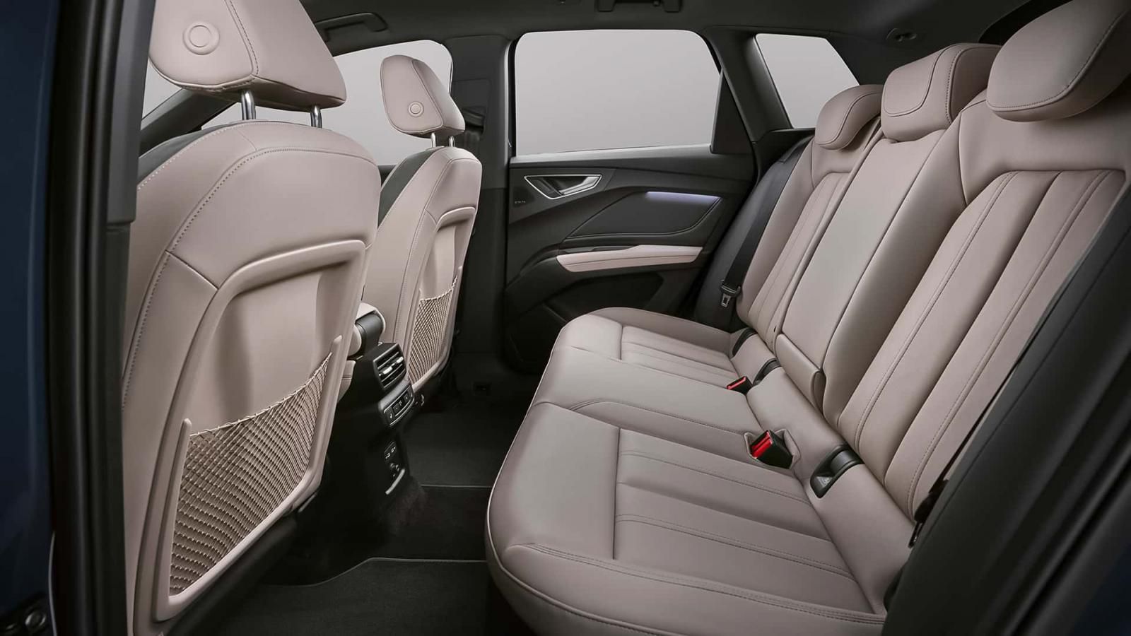 Audi Q4 e-tron: Αναβαθμισμένο με μεγαλύτερη αυτονομία & τρεις οθόνες 